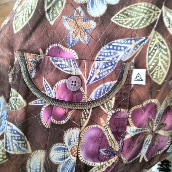 Cherokee Studio Scrub Top Size L Brown with Blue Purple Flowers - Picture 4 of 6